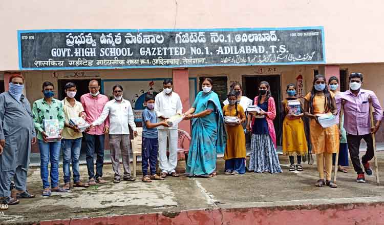 విద్యార్థులను ప్రభుత్వ పాఠశాలల్లో చేర్పించాలి