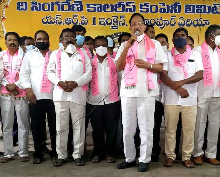 సీఎం చొరవతోనే కార్మికుల హక్కుల సాధన
