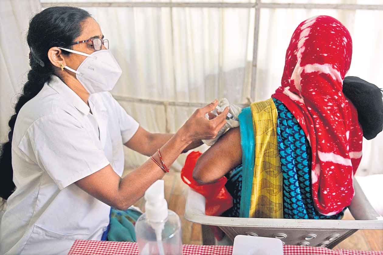 మూడో వేవ్‌పై అప్రమత్తం