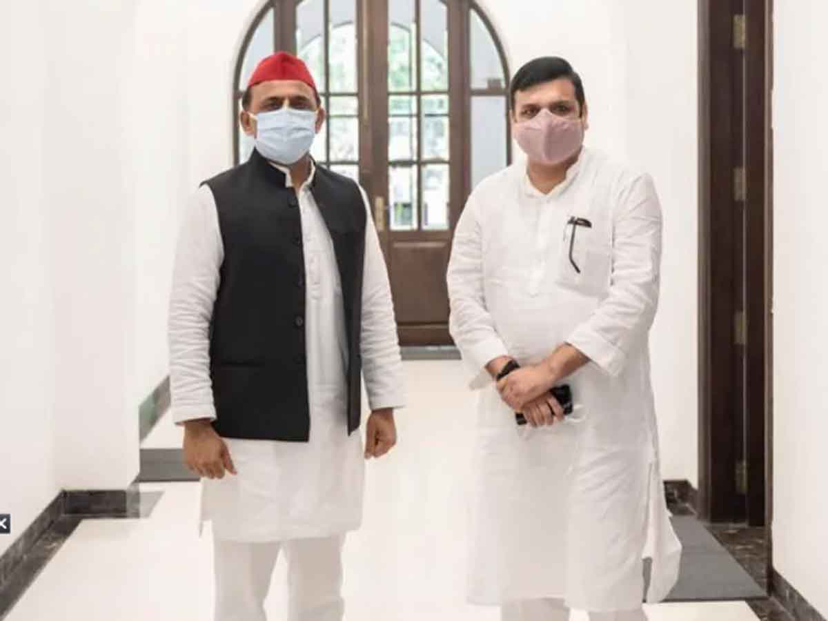 అఖిలేష్‌ యాదవ్‌తో ఆప్‌ నేత సంజయ్ సింగ్ భేటీ