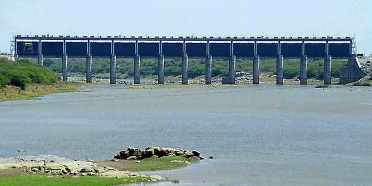 బాబ్లీ ప్రాజెక్టు గేట్లు ఎత్తివేత