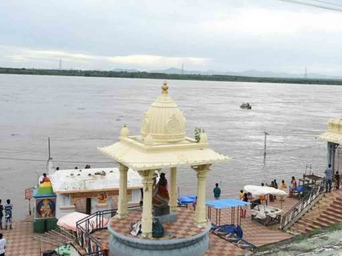 గోదావరి పరవళ్లు : భద్రాచలం వద్ద 2వ ప్రమాద హెచ్చరిక జారీ