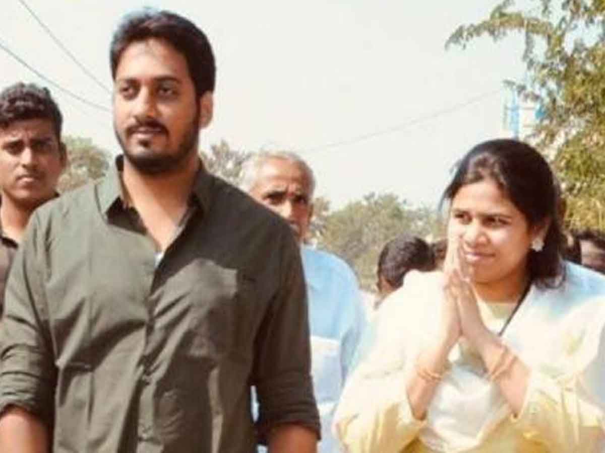 పోలీసులను తప్పుతోవ పట్టించి దొరికిపోయిన అఖిలప్రియ భర్త…