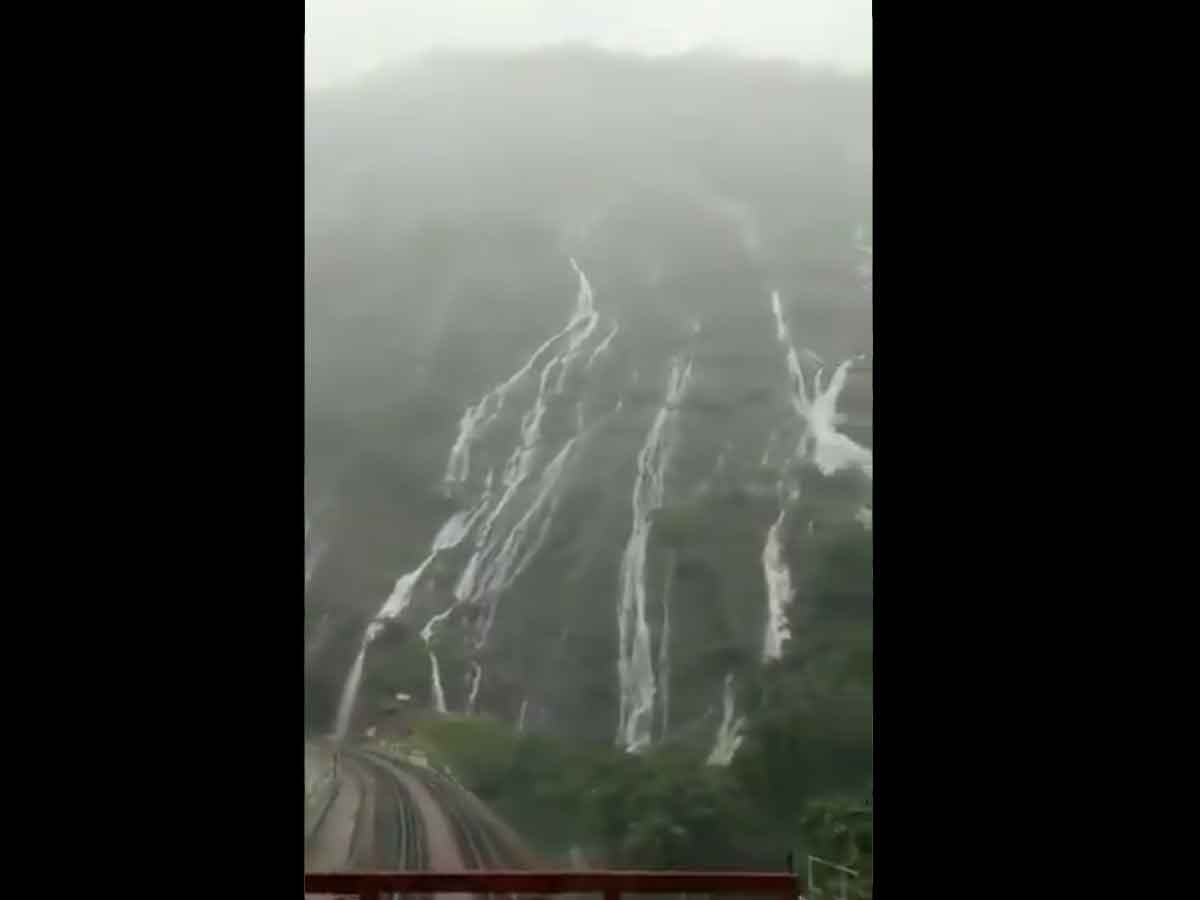 అద్భుత దృశ్యం.. బ్రాగ‌న్జా ఘాట్ల‌పై జాలువారుతున్న జ‌ల‌పాతాలు