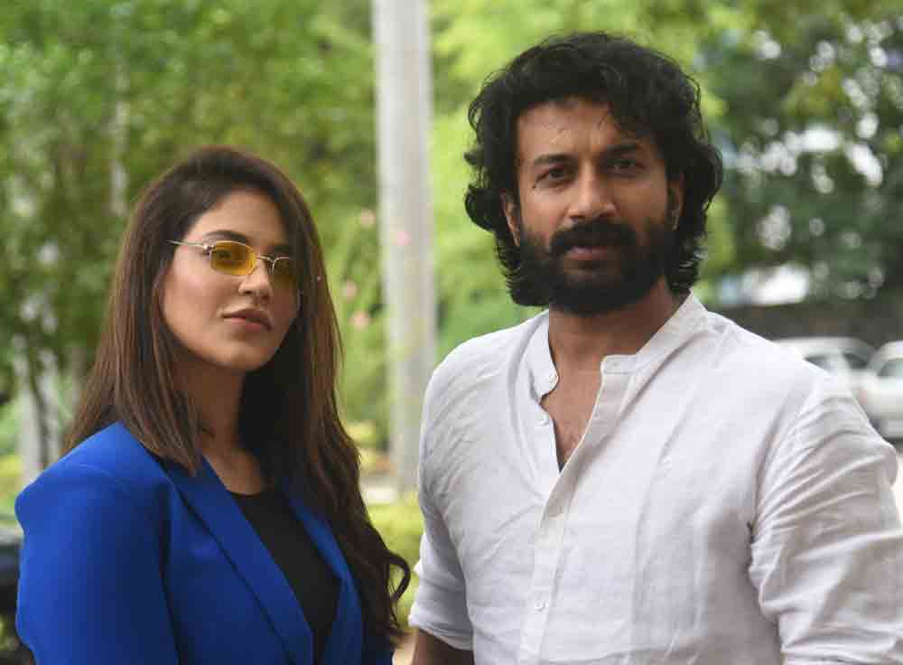 అంచనాల్ని నిజం చేసింది!