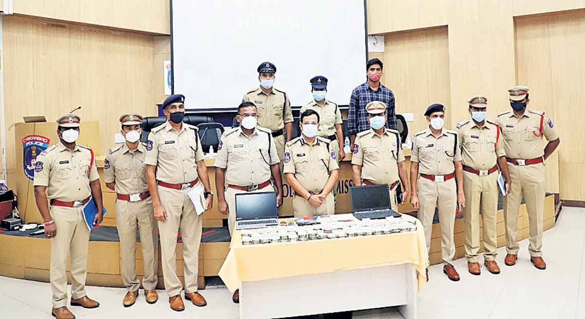 నకిలీ ఈ కామర్స్‌ వెబ్‌సైట్లతో.. అమాయకులకు వల