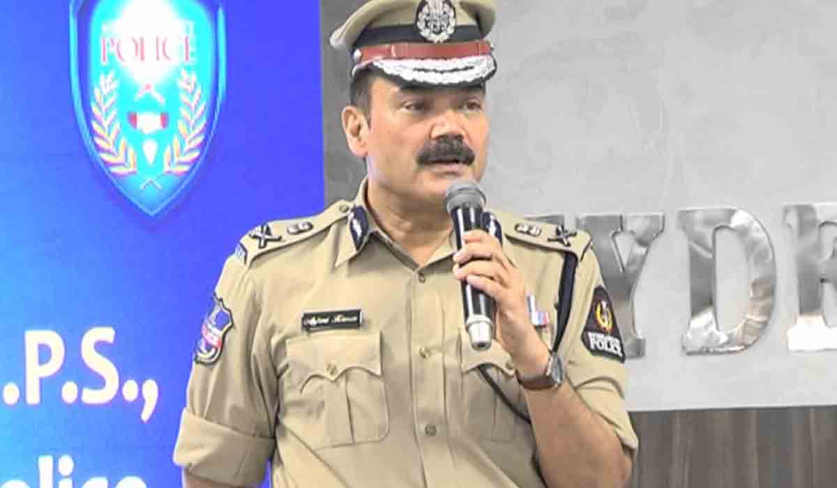 ట్యాంక్‌బండ్‌పై వాహ‌నాల రాక‌పోక‌లు పునరుద్ధ‌ర‌ణ‌