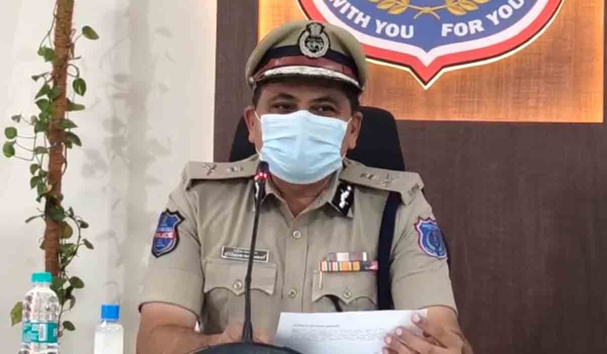 ఆమె క‌రోనాతో చ‌నిపోలేదు.. భ‌ర్తే చంపేశాడు