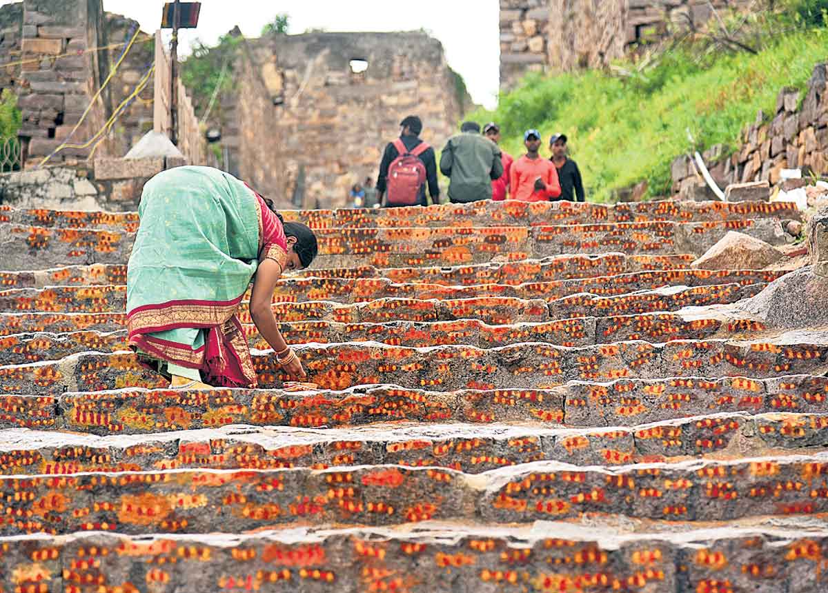 బోనం.. ఉత్సవం ఘనం