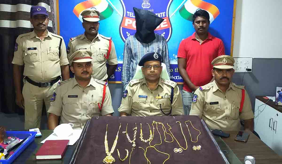 నమ్మి ఉద్యోగమిస్తే.. యజమానికే టోకరా