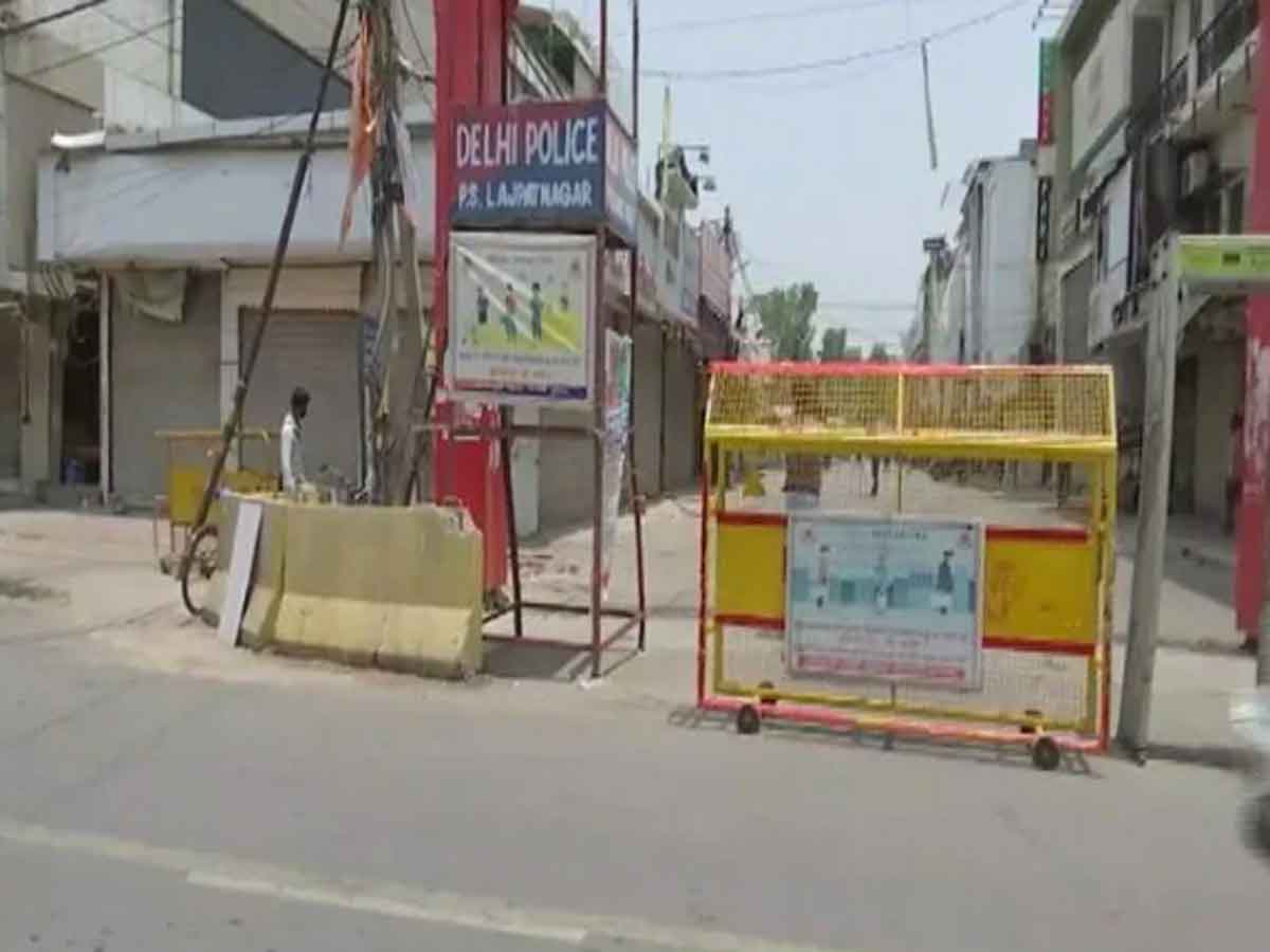 కరోనా నిబంధనలు పాటించని ఢిల్లీ మార్కెట్ల మూసివేత