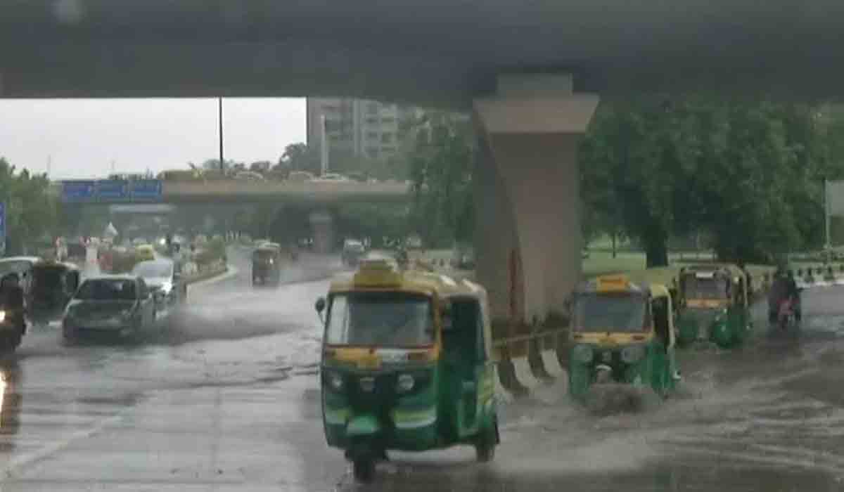 ఢిల్లీని తాకిన నైరుతి.. ప‌లు ప్రాంతాల్లో భారీ వ‌ర్షం