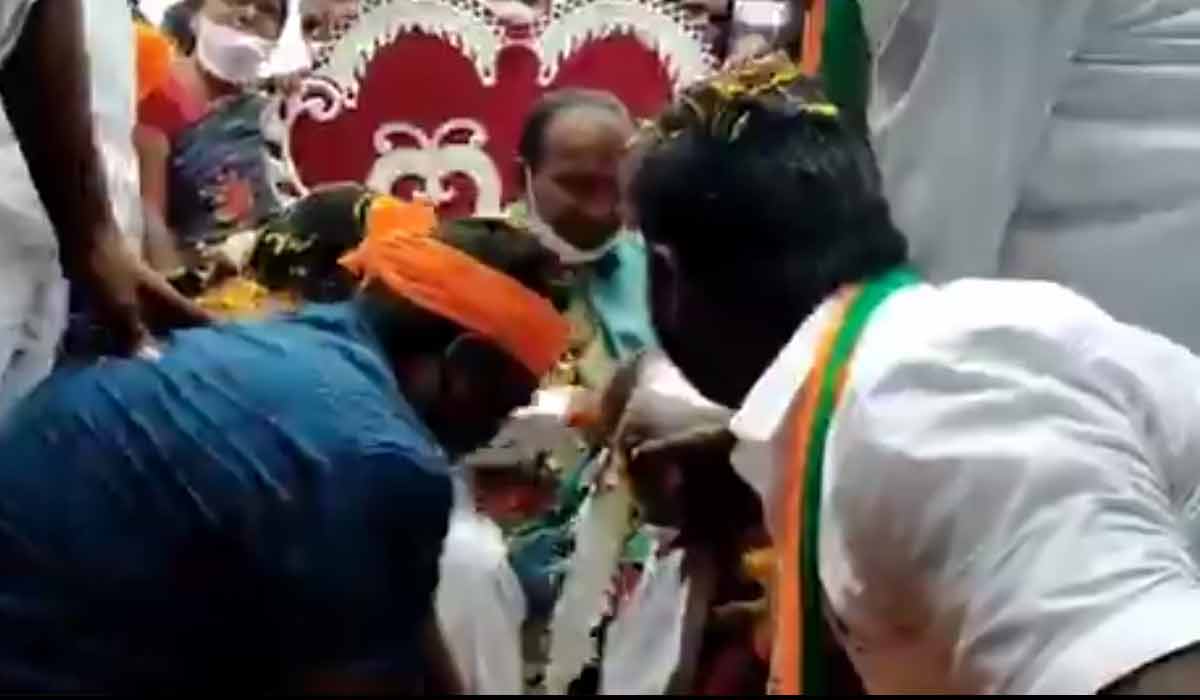 ఈట‌ల.. ఆత్మ‌గౌర‌వం అంటే ఇదేనా..!