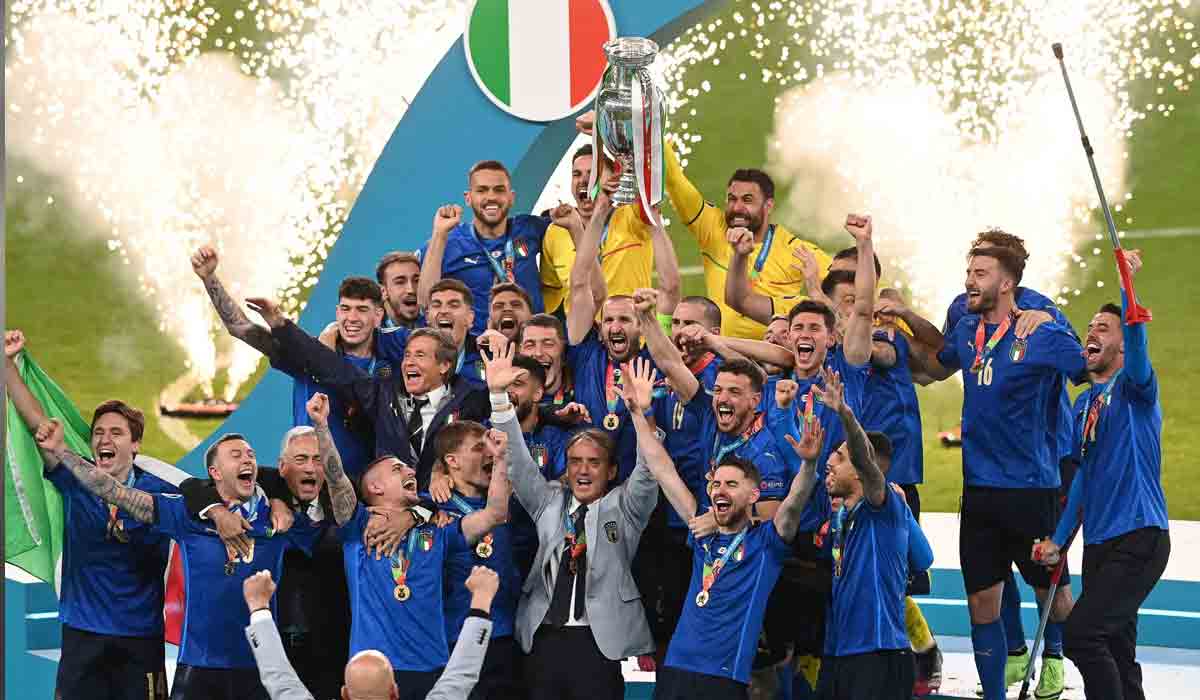 యూరో 2020 ఫుట్‌బాల్ క‌ప్ విజేత‌ ఇట‌లీ
