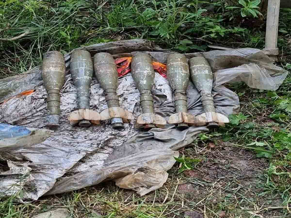 జమ్మూకశ్మీర్‌లో భారీగా పేలుడు పదార్థాలు స్వాధీనం