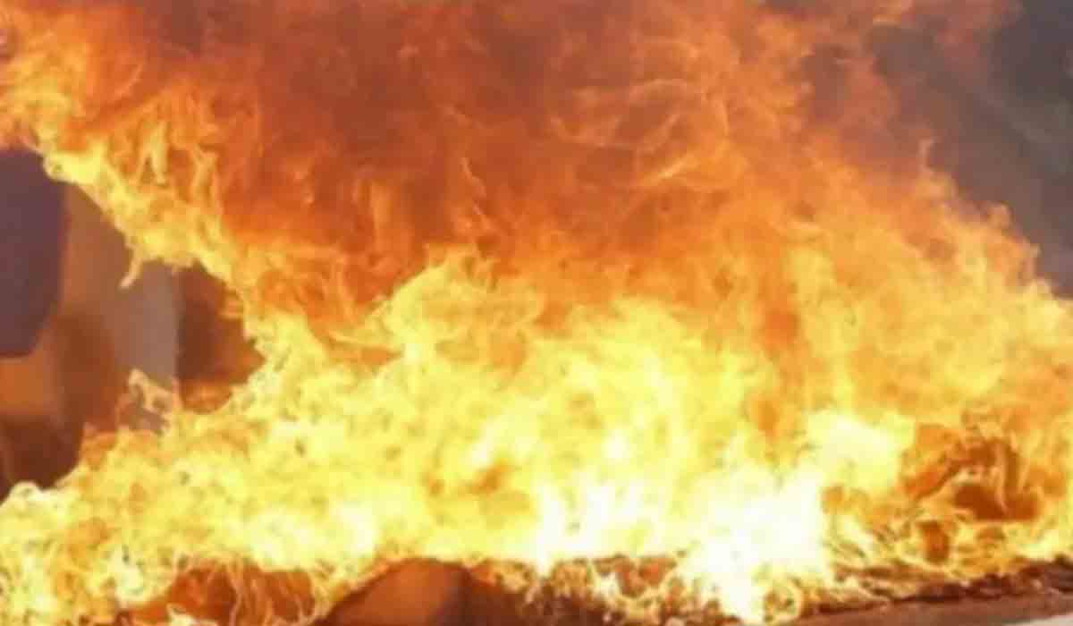 Fire Accident : పటాకులకు నిప్పంటుకొని భారీ అగ్నిప్రమాదం