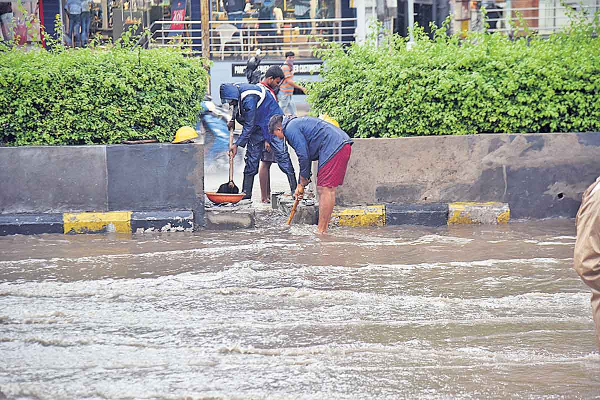 భారీ వర్షాలతో లోతట్టు ప్రాంతాలపై ప్రత్యేక దృష్టి