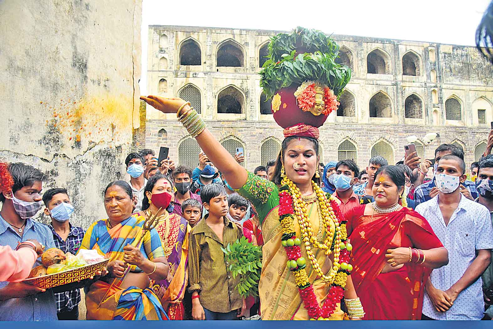 పండుగల వేళ కొవిడ్‌తో జాగ్రత్త!