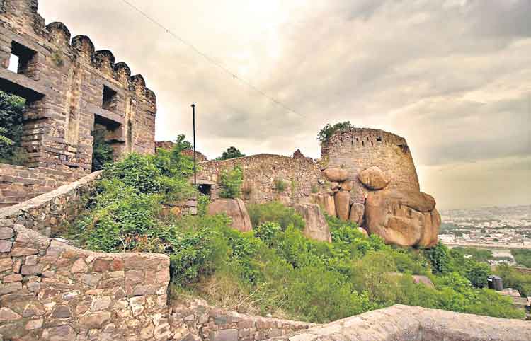 కుతుబ్‌షాహీలు – సైనిక వ్యవస్థ