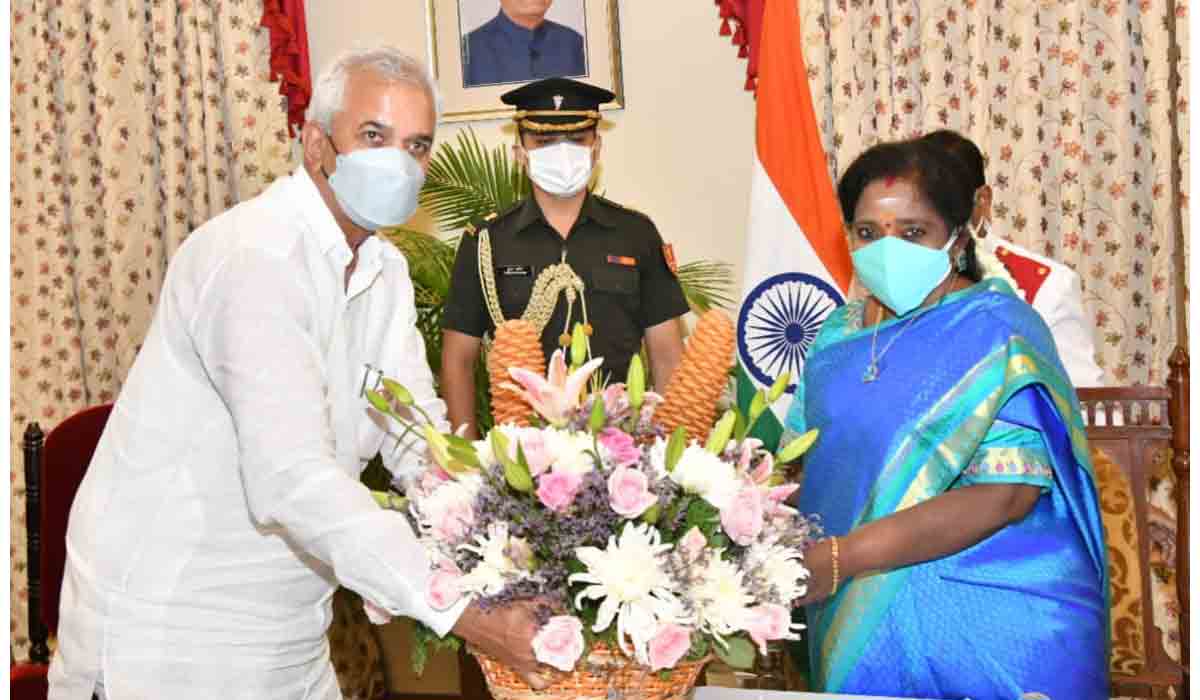 రూ. 61 కోట్ల లాభాల్లో విజ‌య డెయిరీ : చైర్మ‌న్ లోక భూమారెడ్డి