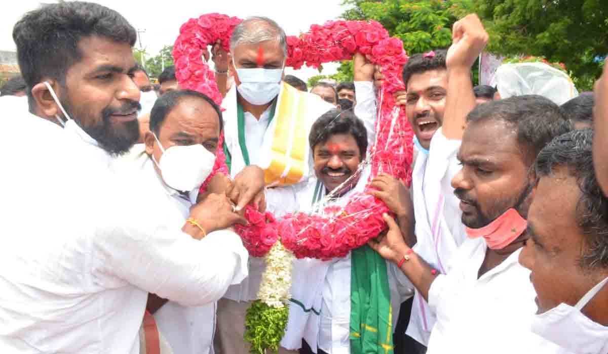 కాంగ్రెస్ ముసుగులో తెలంగాణలోకి మళ్లీ చంద్రబాబు