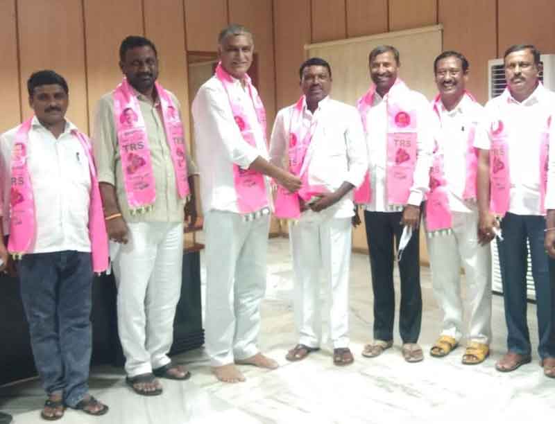 వైఎస్‌ వారసులకు ఈ గడ్డ మీద జాగివ్వం