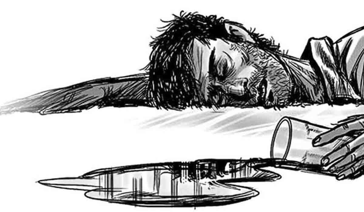 నాటు సారా తాగి 8 మంది మృతి