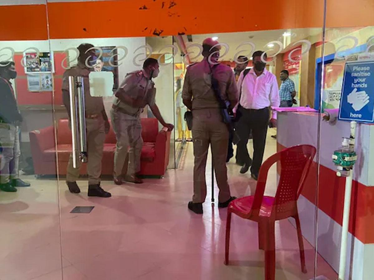 ప్ర‌ముఖ మీడియా సంస్థ‌ల‌పై ఐటీ సోదాలు..!