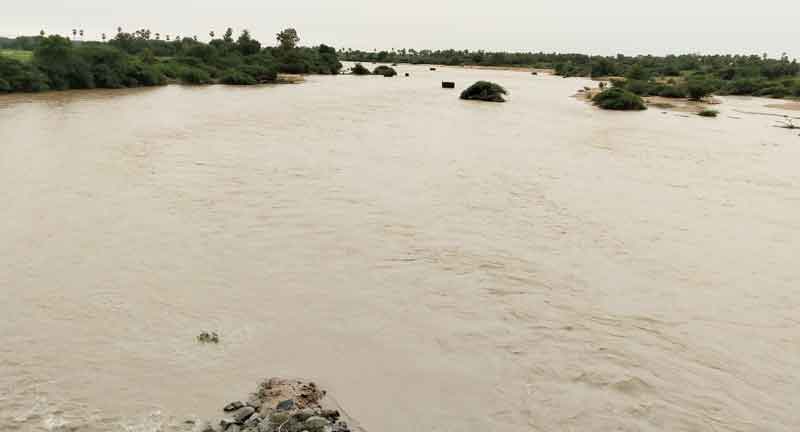 పొంగిపొర్లుతున్న జలాశయాలు