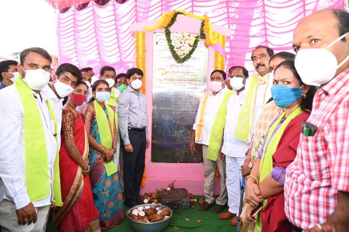 సమష్టి కృషితోనే ఆదర్శ గ్రామాలు