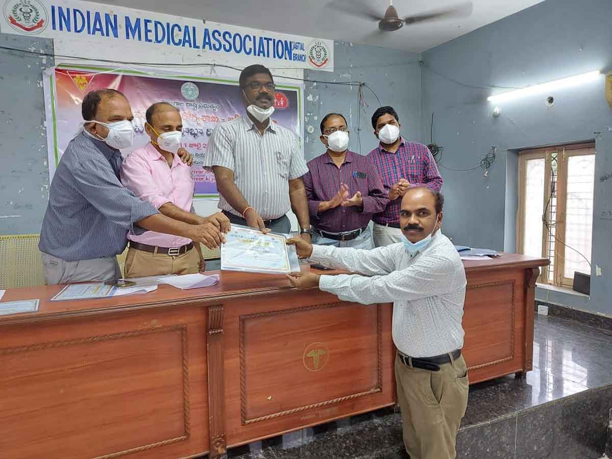 కుటుంబ నియంత్రణ పాటించాలి