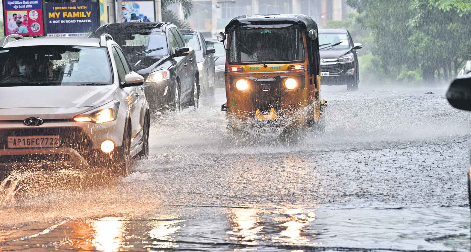 గంటసేపు దంచికొట్టి!