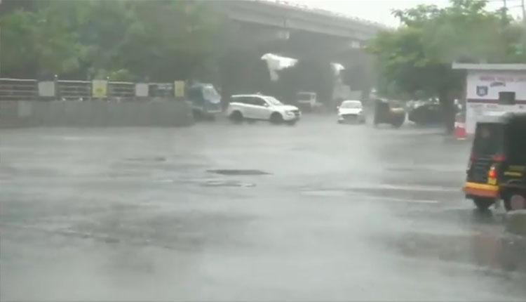 జ‌మ్ములో భారీ వ‌ర్షం.. వీడియో