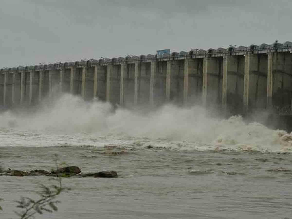 జూరాల ప్రాజెక్టుకు పెరుగుతున్న వరద