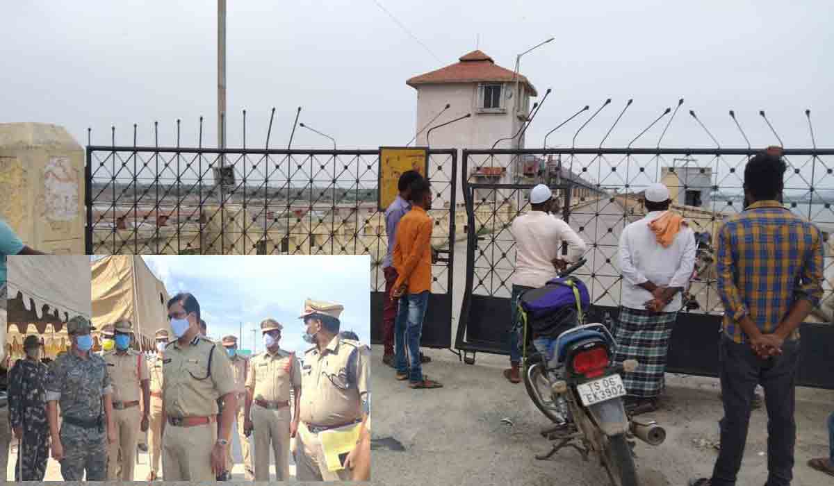 ప్రాజెక్టుల వద్ద భద్రత కట్టుదిట్టం.. జూరాలపై రాకపోకలు నిషేధం