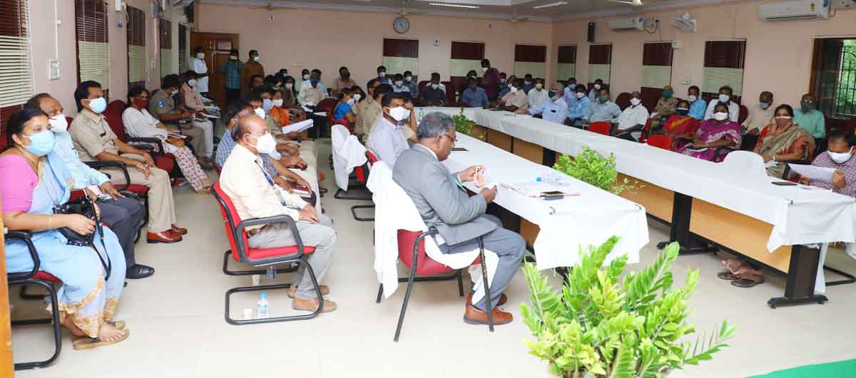 హక్కులకు భంగం కలగొద్దు