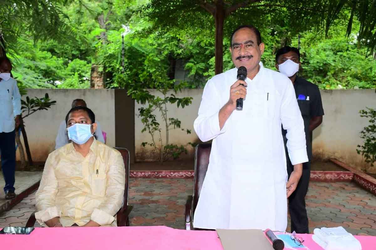 క్లిష్ట పరిస్థితుల్లోనూ ముందునిలిచారు