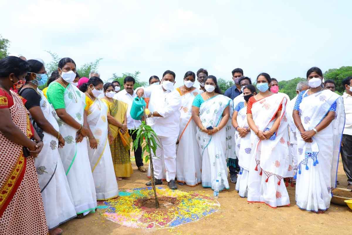 హరితహారం దేశానికే స్ఫూర్తిదాయకం