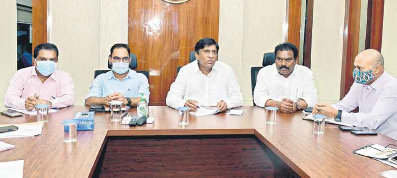 ప్రతి ఎకరాకూ సాగునీరందాలి