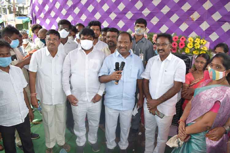 స్కాంలకు కేరాఫ్‌ బీజేపీ