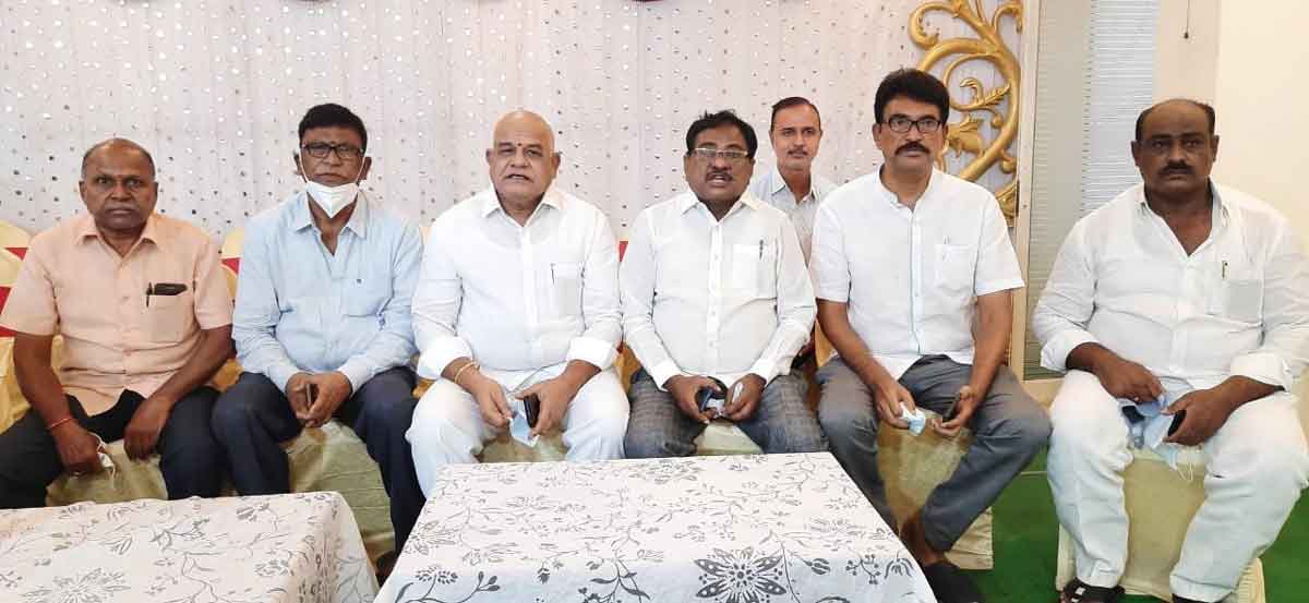 మిల్లర్ల సహకారం ప్రశంసనీయం