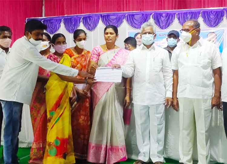 సీఎం కేసీఆర్‌తోనే కల సాకారం