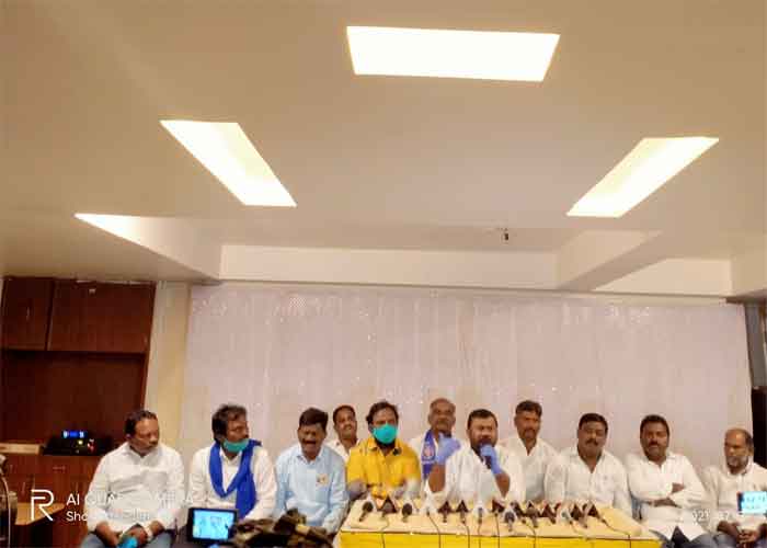 దళిత వ్యతిరేకి ఈటల