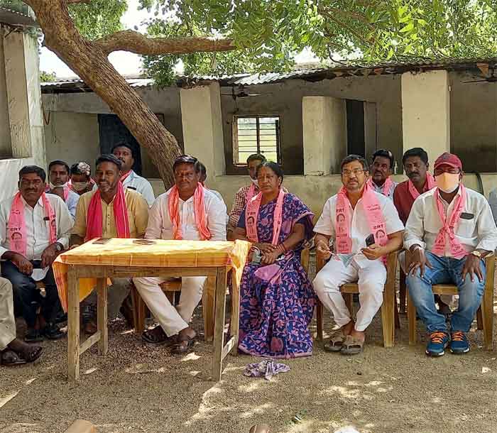 పార్టీలో విబేధాలు సృష్టిస్తే కఠిన చర్యలు