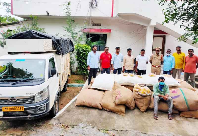 నిషేధిత పొగాకు ఉత్పత్తుల పట్టివేత