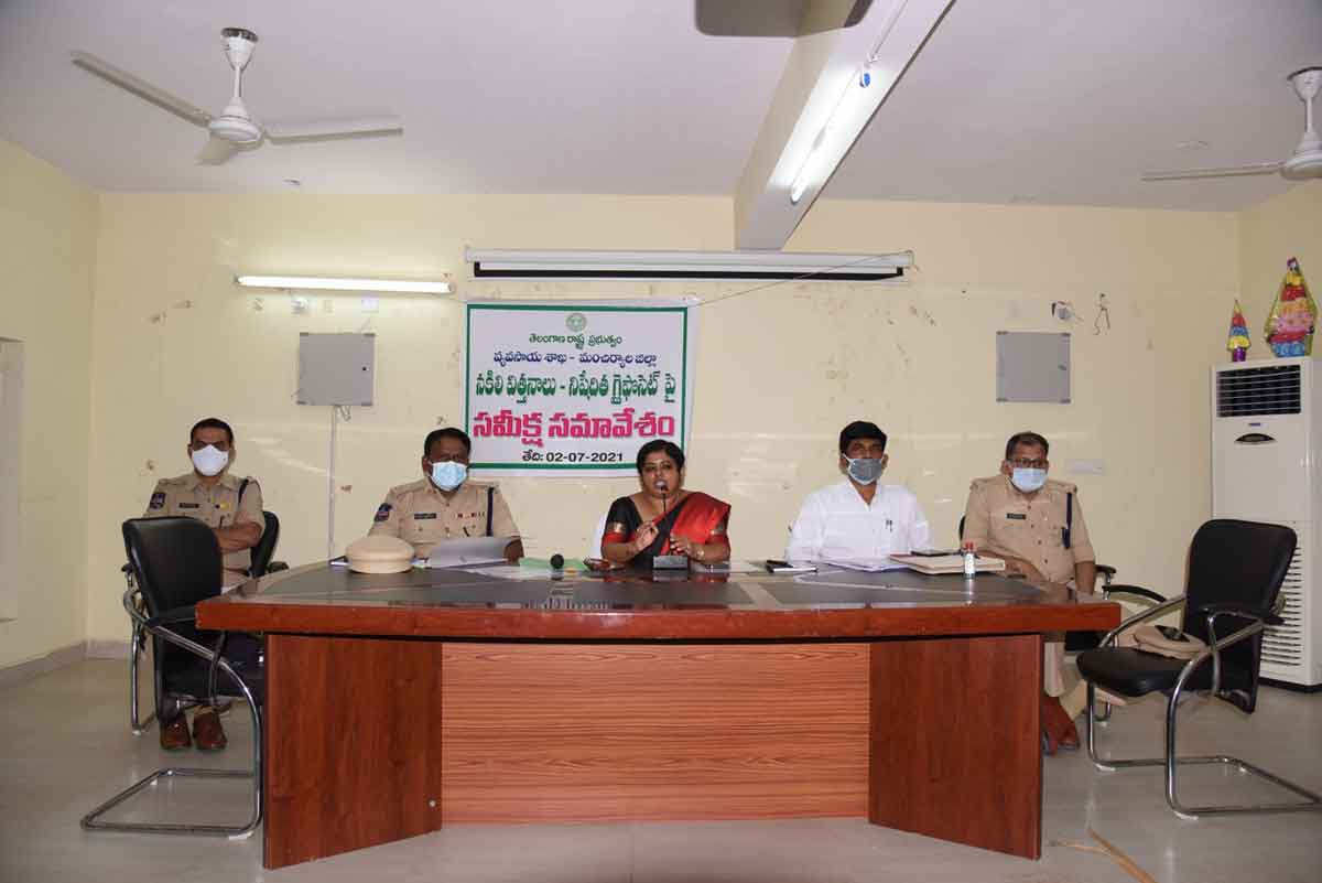 నకిలీ విత్తనాలు, నిషేధిత ఎరువులను అరికట్టాలి