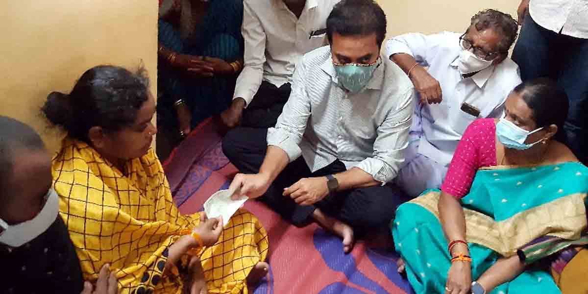 అండగా ఉంటాం.. అధైర్యపడొద్దు : కేటీఆర్‌