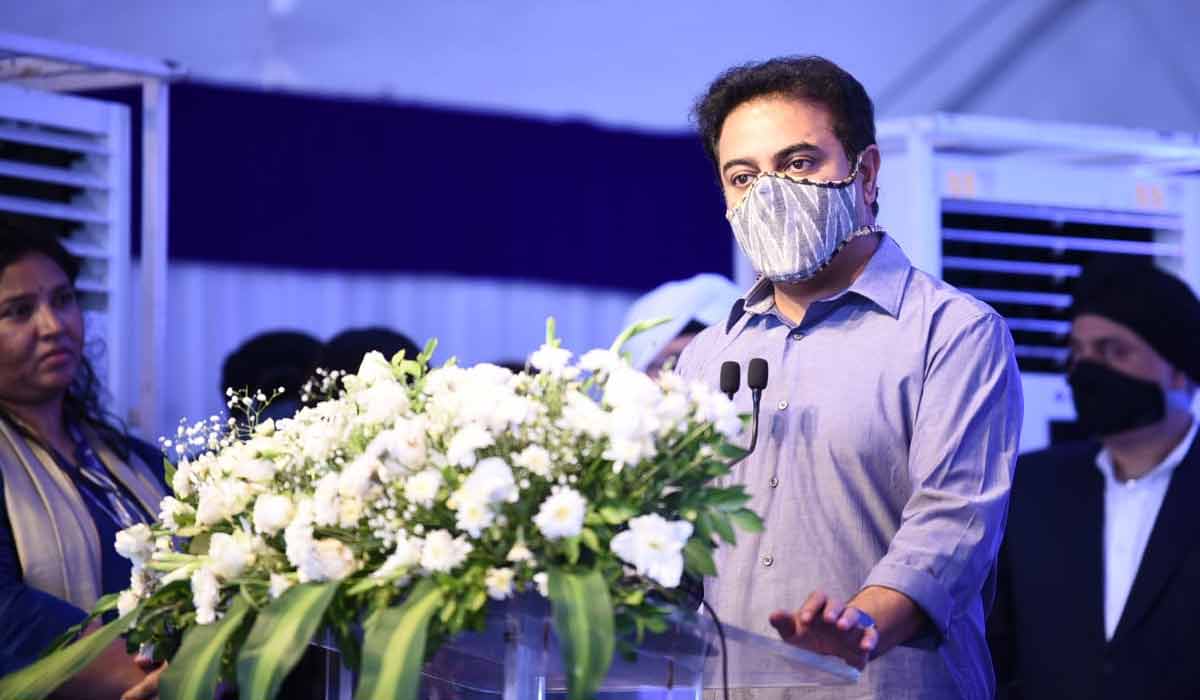 సౌర‌, ప‌వ‌న విద్యుత్ ఉత్ప‌త్తికి పెద్ద‌పీట : మంత్రి కేటీఆర్