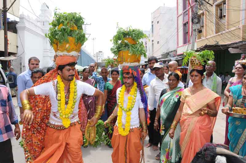బోనం.. సంస్కృతికి ప్రతిరూపం