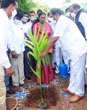 అన్ని రంగాల్లో ఆదర్శంగా తెలంగాణ
